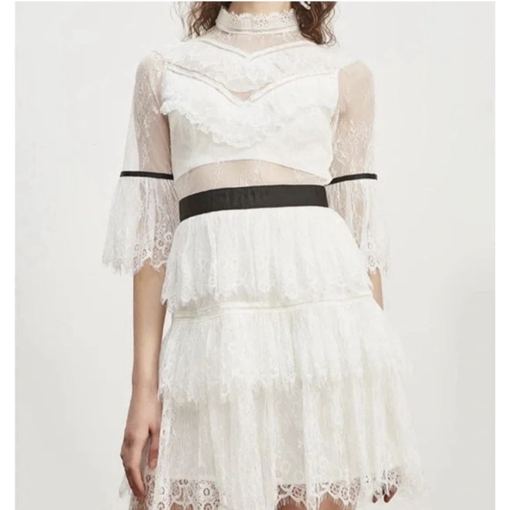 New Fine Lace Mini Dress White NWT - Size Medium New York Few Moda